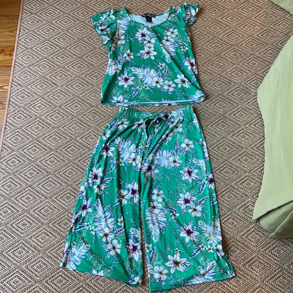 Girls Green Pajama Set
